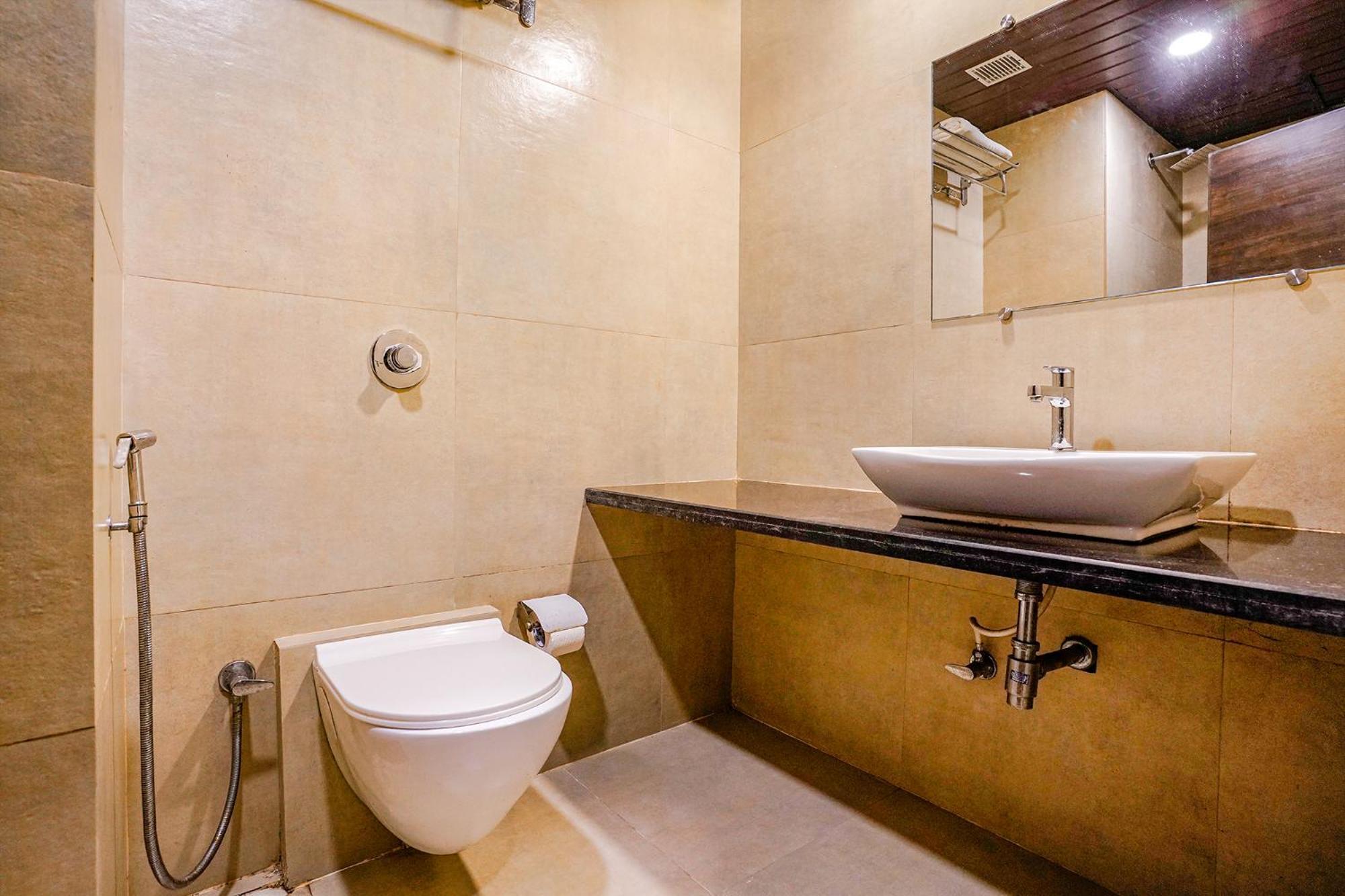 Fabhotel Vertigo Suites - Nr Bkc 孟买 外观 照片