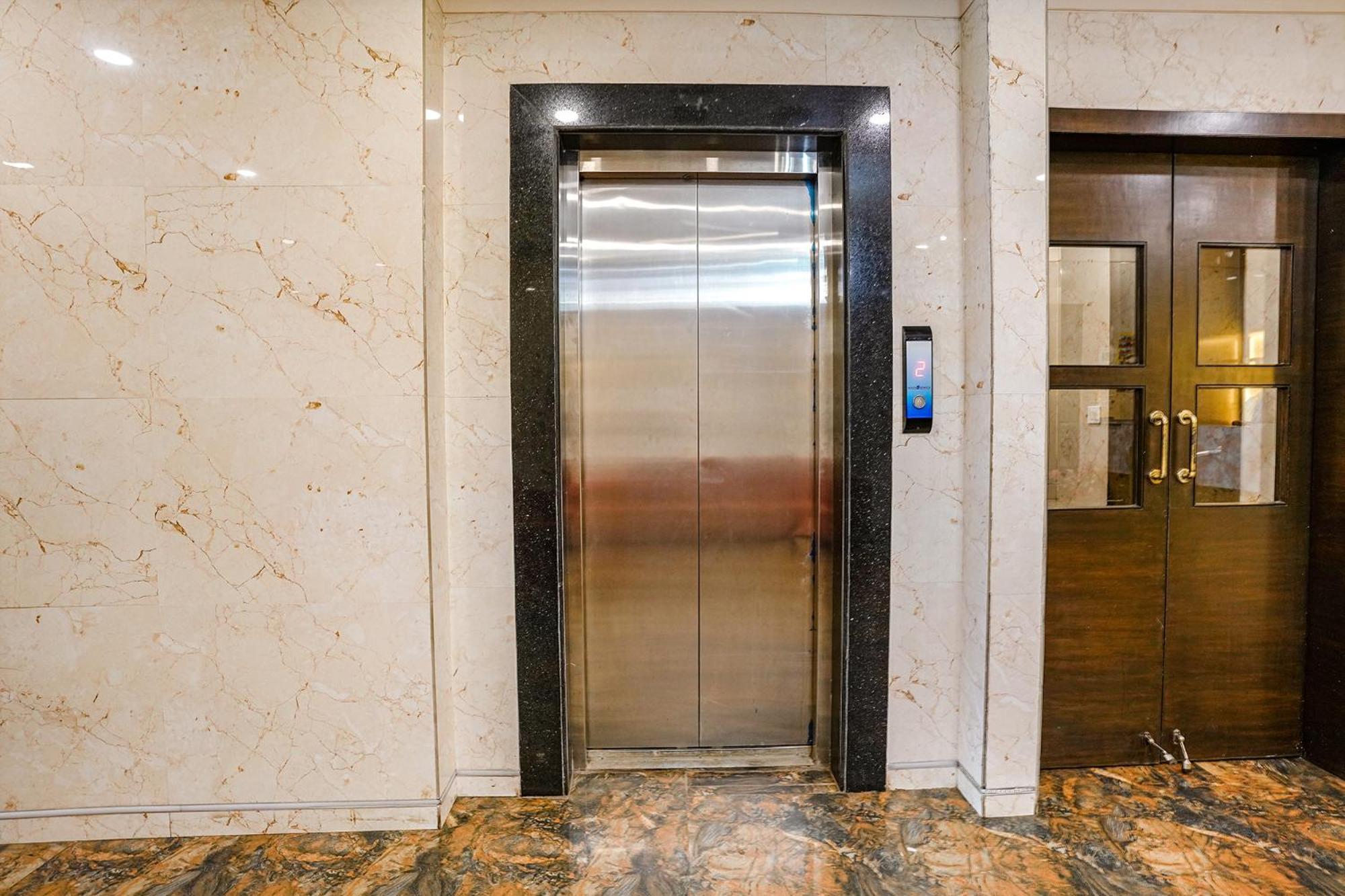 Fabhotel Vertigo Suites - Nr Bkc 孟买 外观 照片