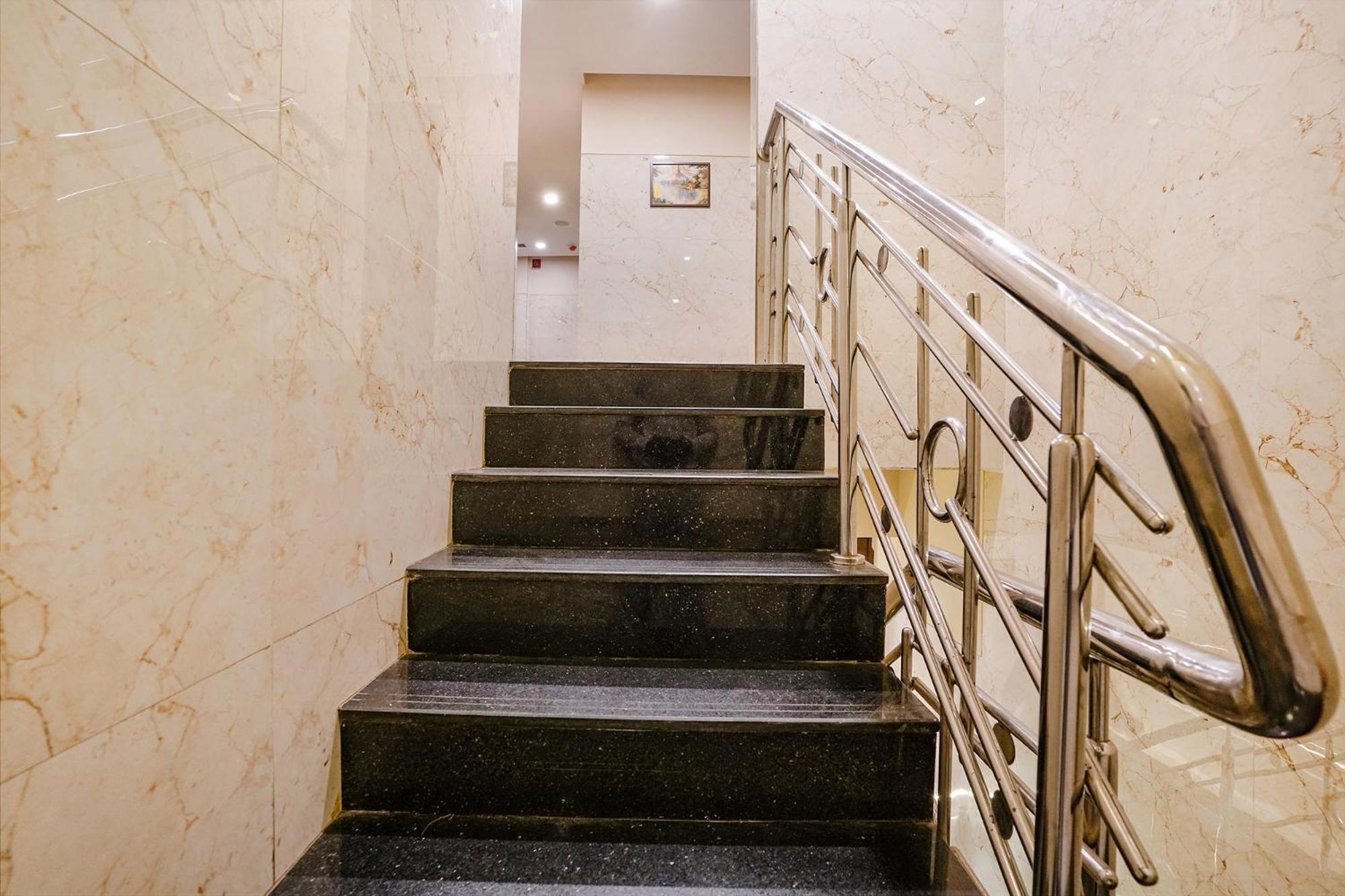 Fabhotel Vertigo Suites - Nr Bkc 孟买 外观 照片