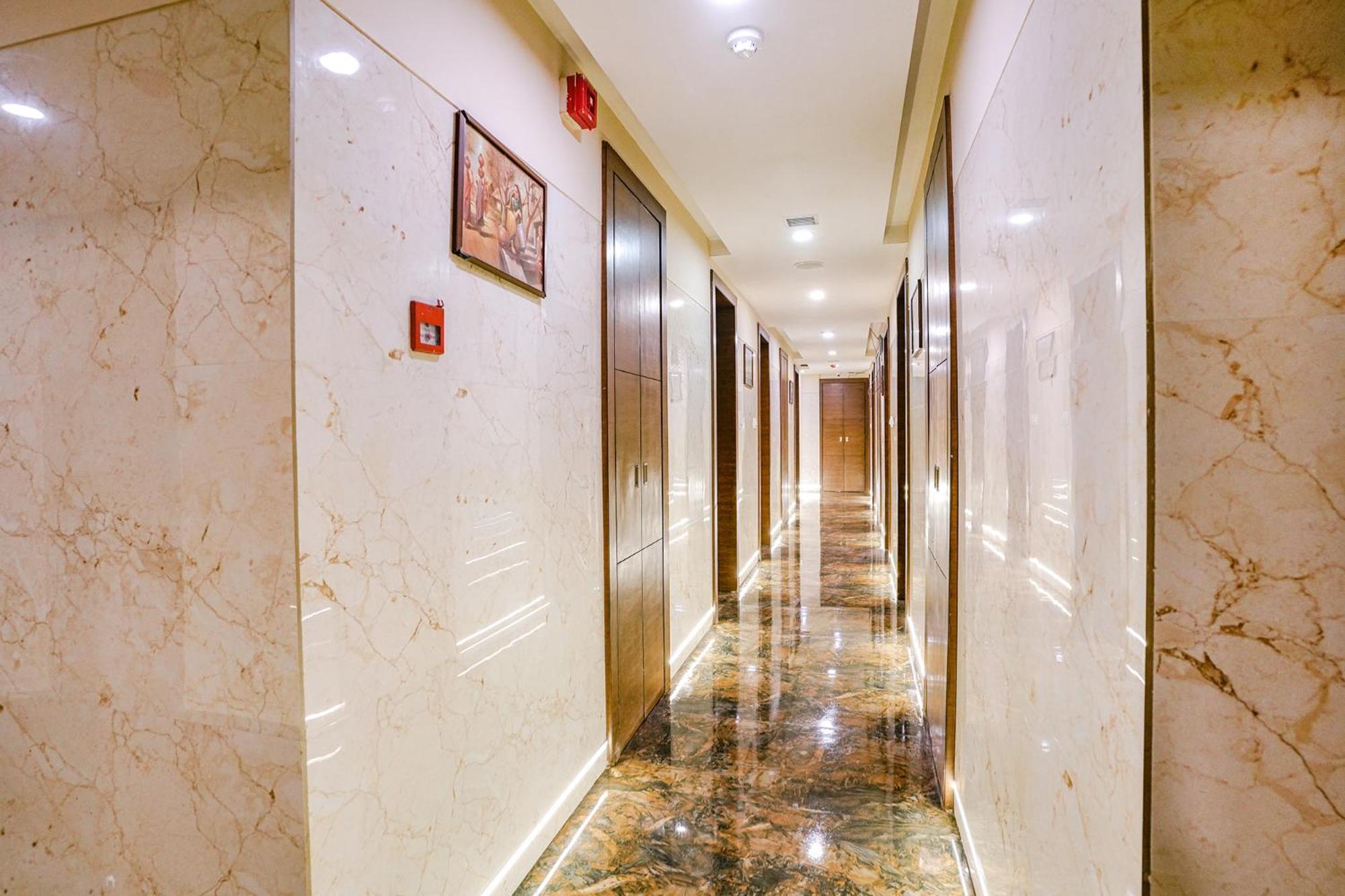 Fabhotel Vertigo Suites - Nr Bkc 孟买 外观 照片